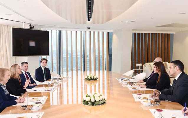 Mehriban Əliyeva Böyük Britaniya nümayəndə heyəti ilə görüşüb -  FOTOLAR